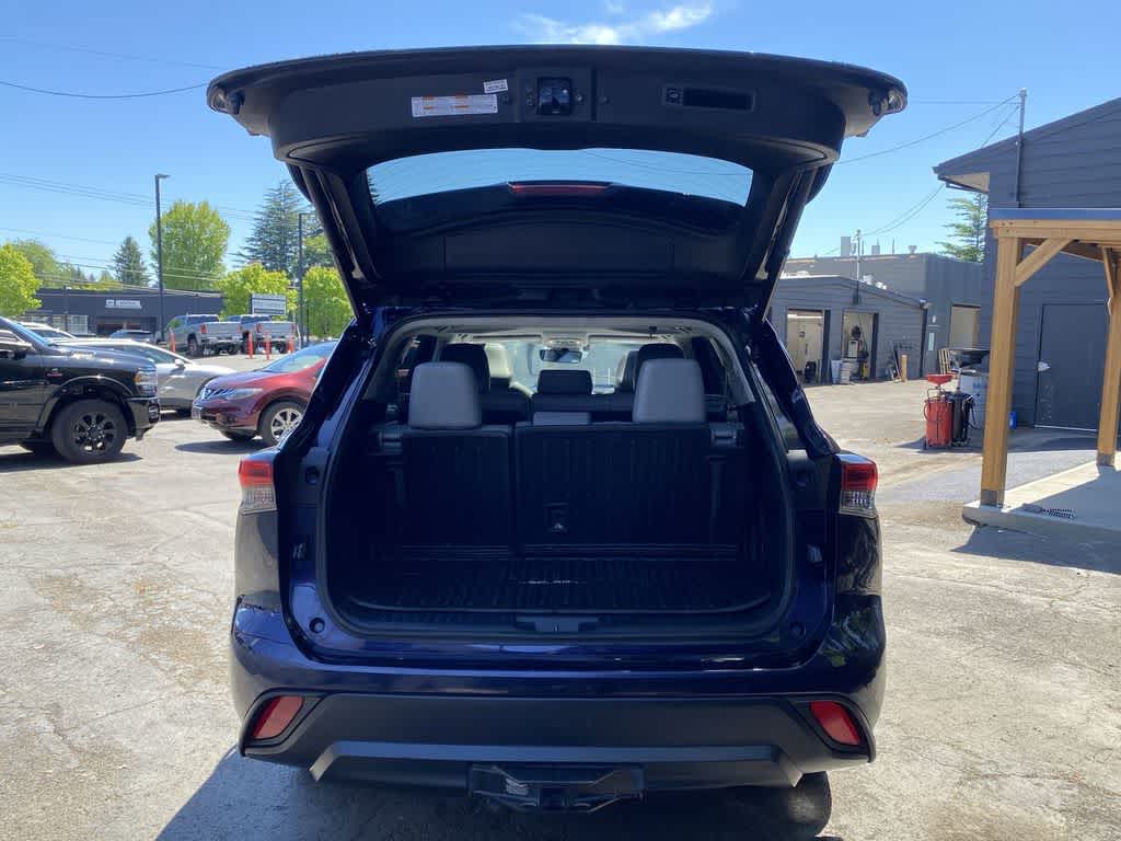 Thumbnail: 2021 Toyota Highlander - 29
