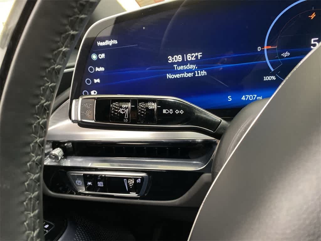 Thumbnail: 2025 Cadillac Lyriq - 21