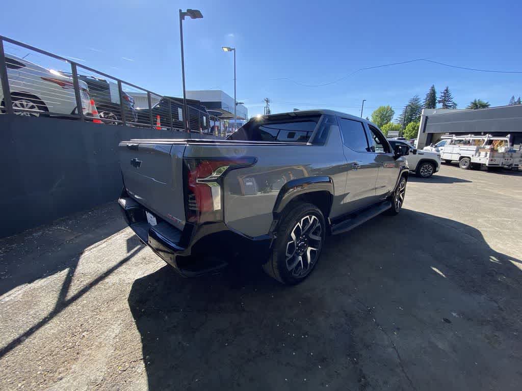 Thumbnail: 2025 Chevrolet Silverado EV - 6