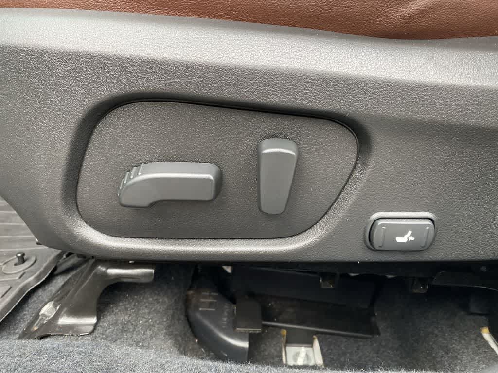 Thumbnail: 2017 Subaru Forester - 16