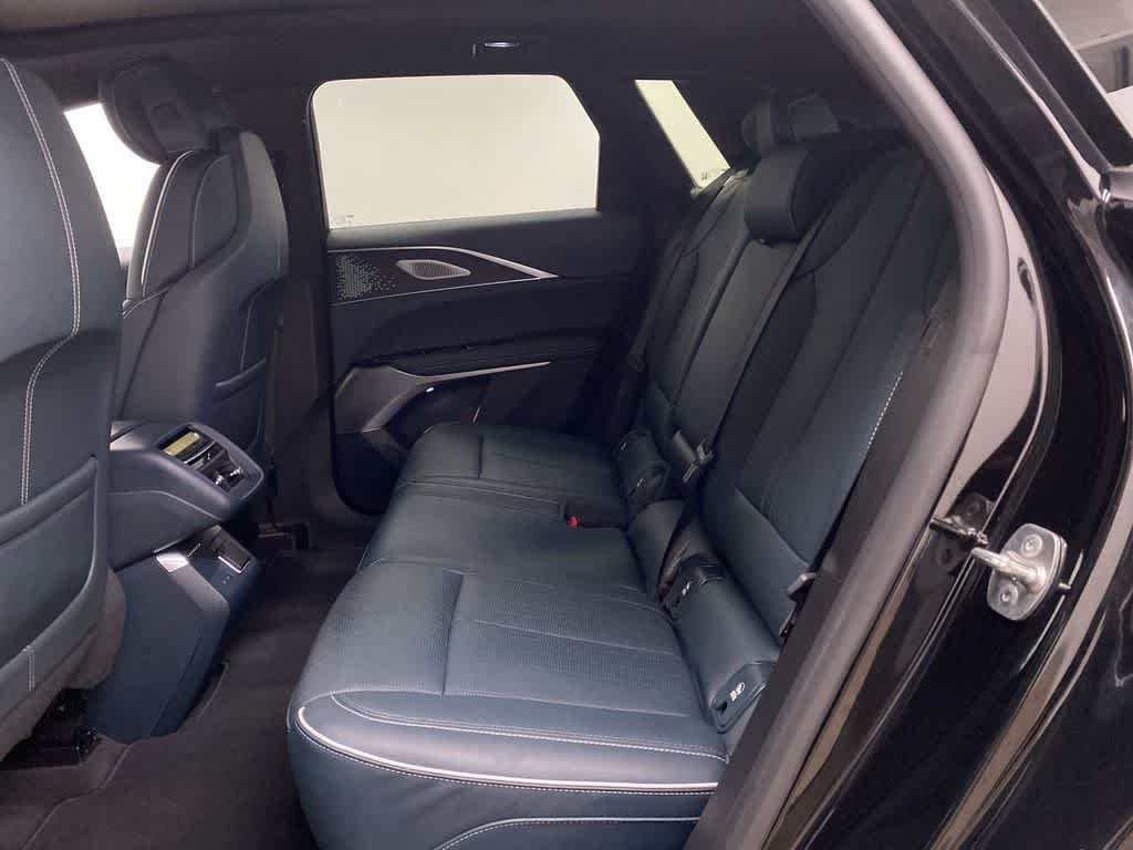 Thumbnail: 2024 Cadillac Lyriq - 17