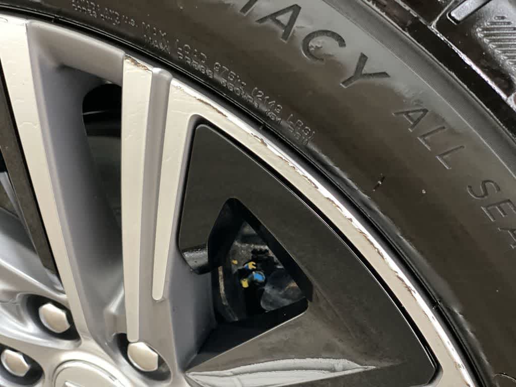 Thumbnail: 2025 Cadillac Lyriq - 30