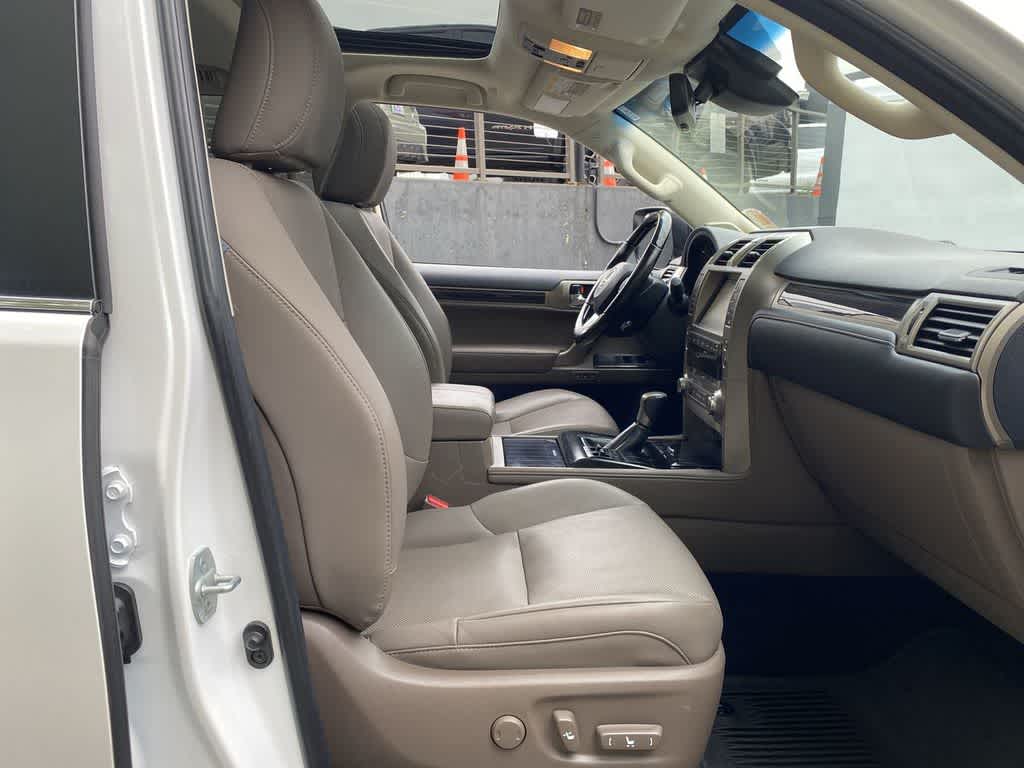 Thumbnail: 2020 Lexus GX - 19