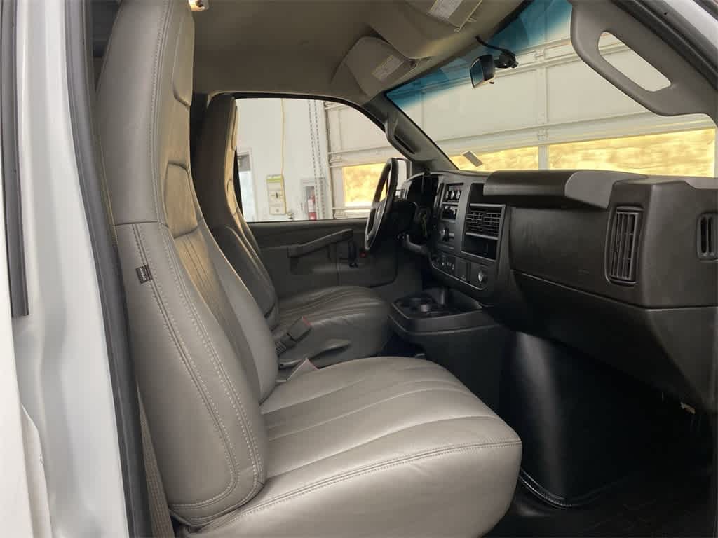 2023 Chevrolet Express 2500 18