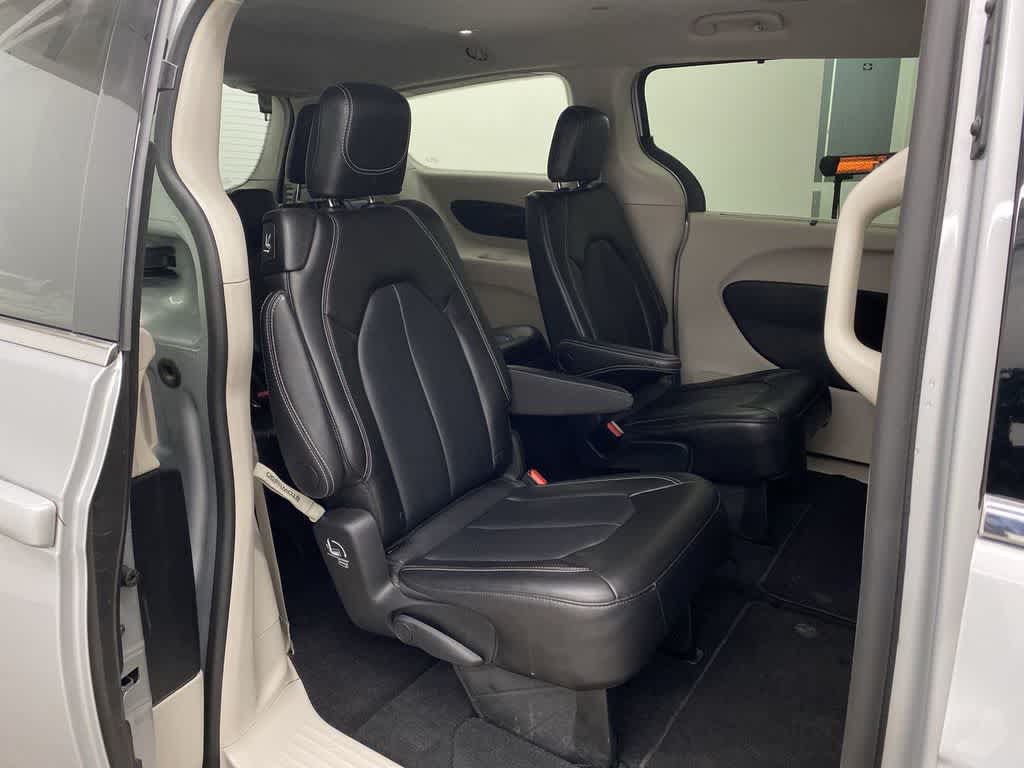 Thumbnail: 2024 Chrysler Pacifica - 17