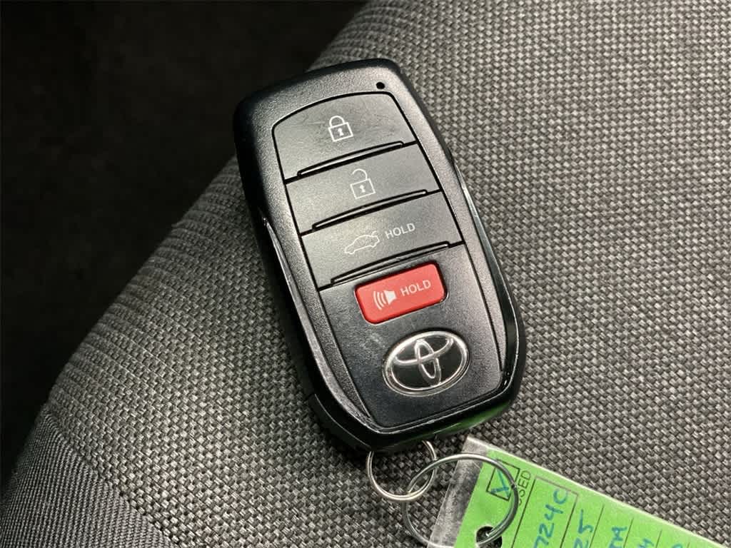 Thumbnail: 2025 Toyota Camry - 31