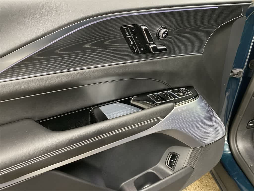 Thumbnail: 2025 Cadillac Lyriq - 13