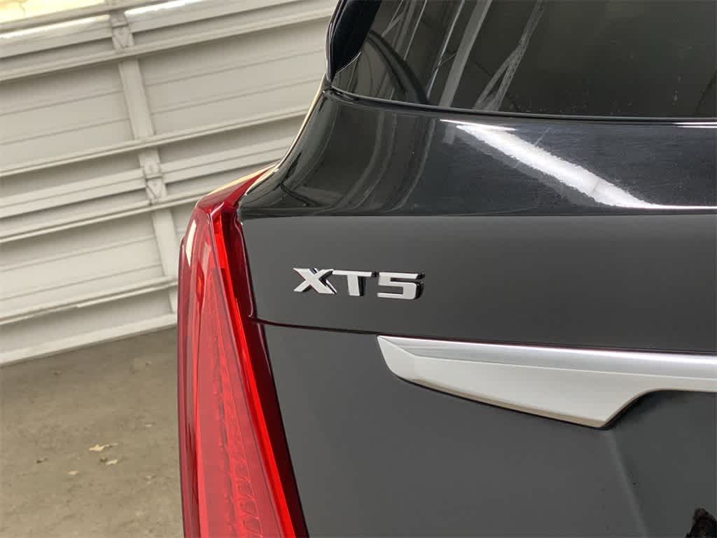 Thumbnail: 2017 Cadillac XT5 - 10