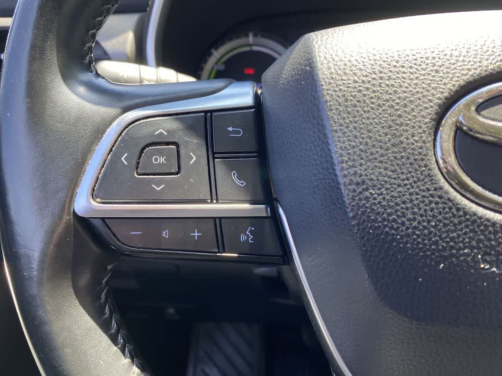 Thumbnail: 2021 Toyota Highlander - 21