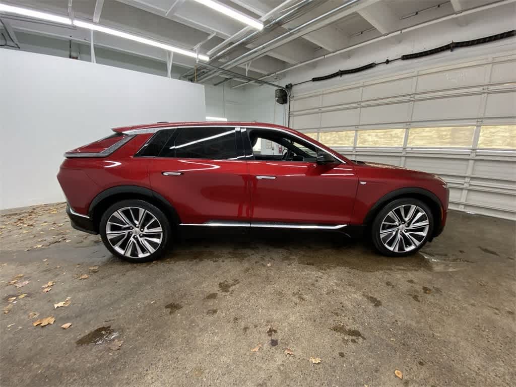 Thumbnail: 2025 Cadillac Lyriq - 7