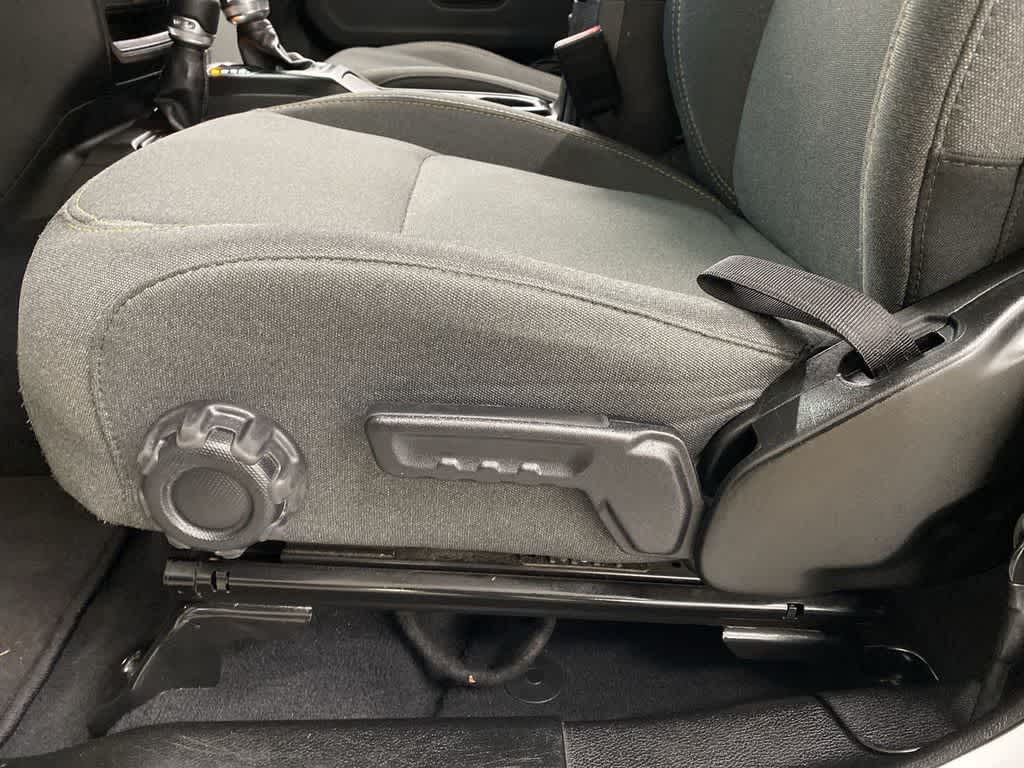 Thumbnail: 2024 Jeep Wrangler - 14