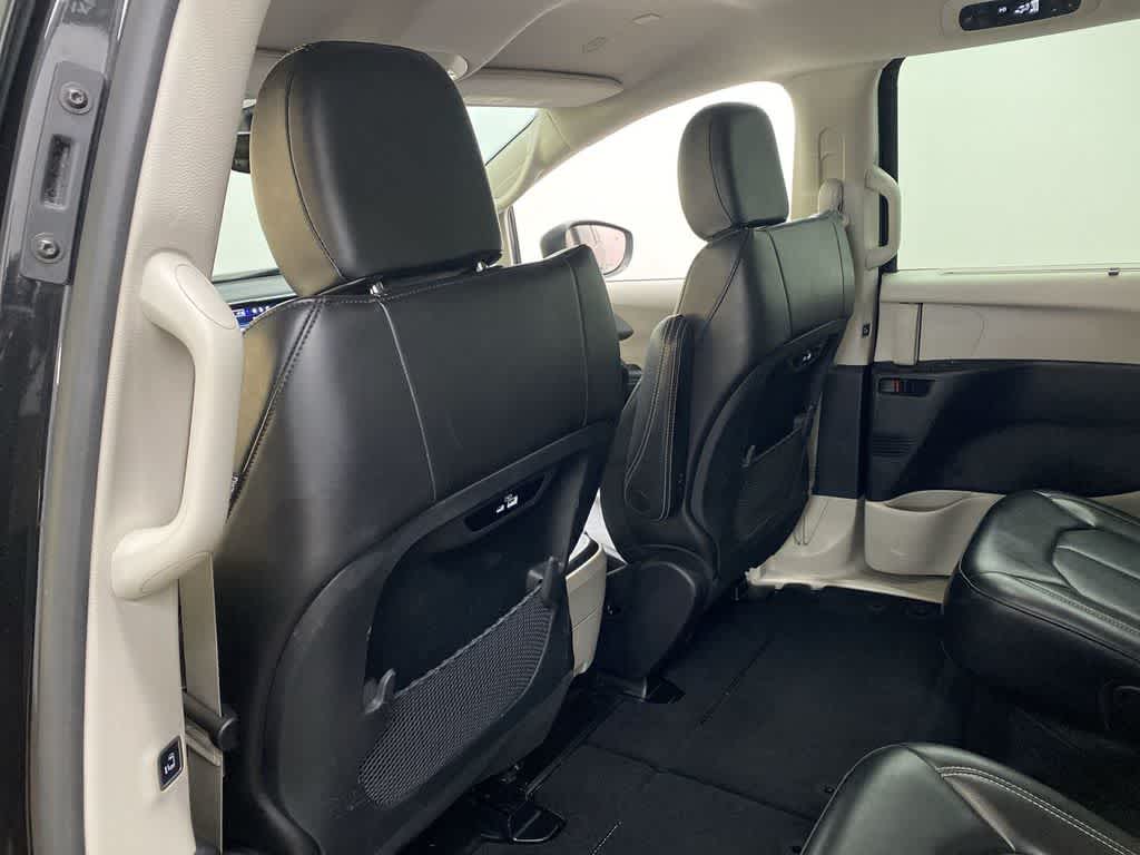 Thumbnail: 2023 Chrysler Pacifica - 15