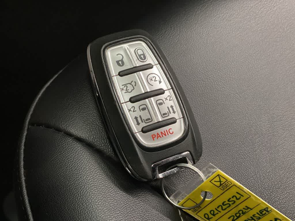 Thumbnail: 2024 Chrysler Pacifica - 28