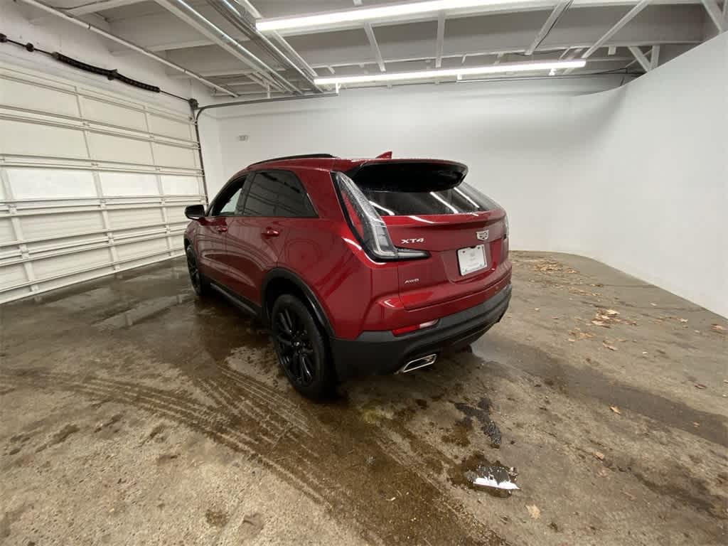 Thumbnail: 2021 Cadillac XT4 - 4