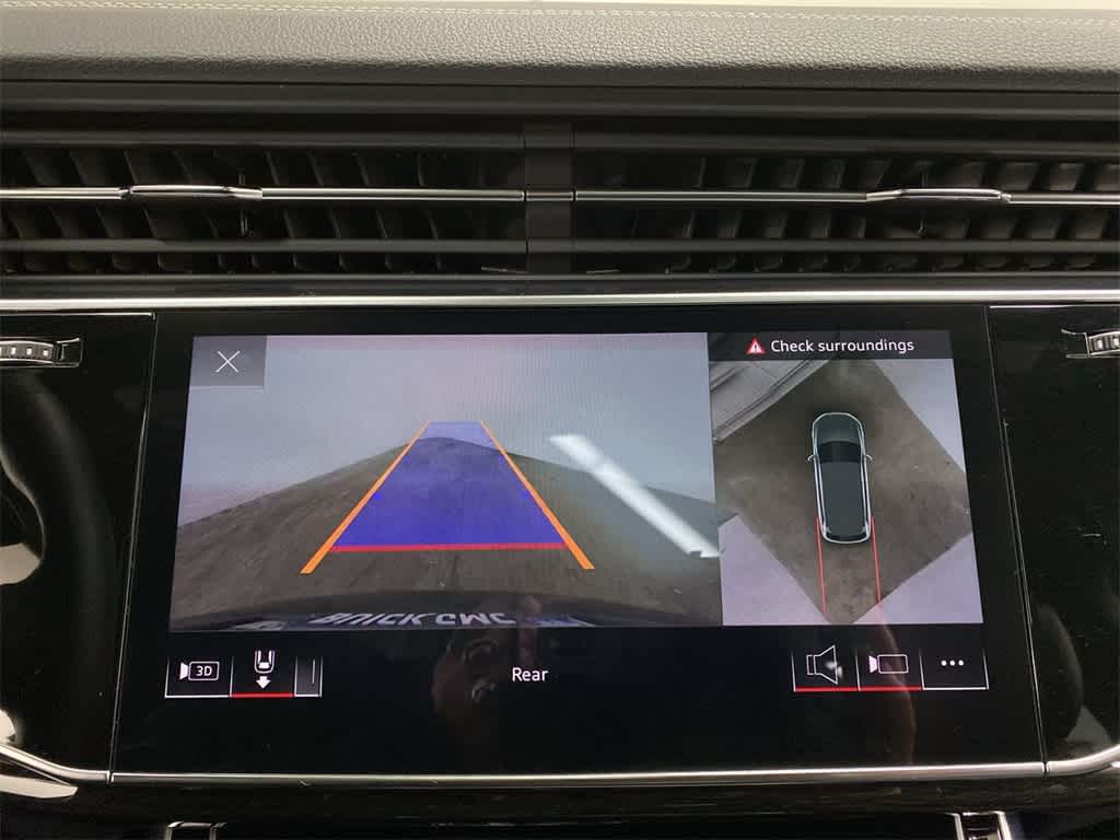 Thumbnail: 2023 Audi Q7 - 25