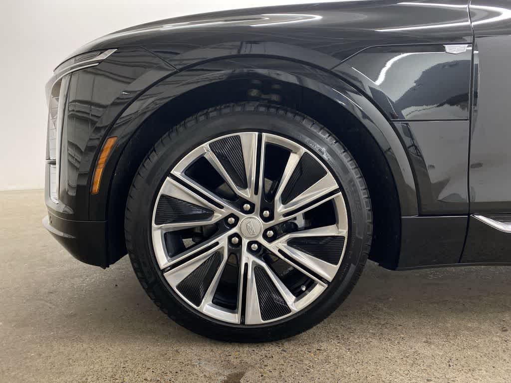 Thumbnail: 2024 Cadillac Lyriq - 12