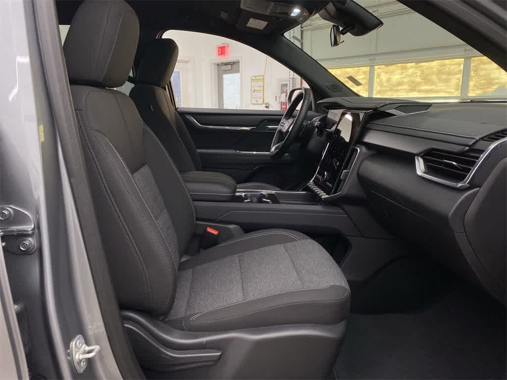 Thumbnail: 2025 GMC Acadia - 20