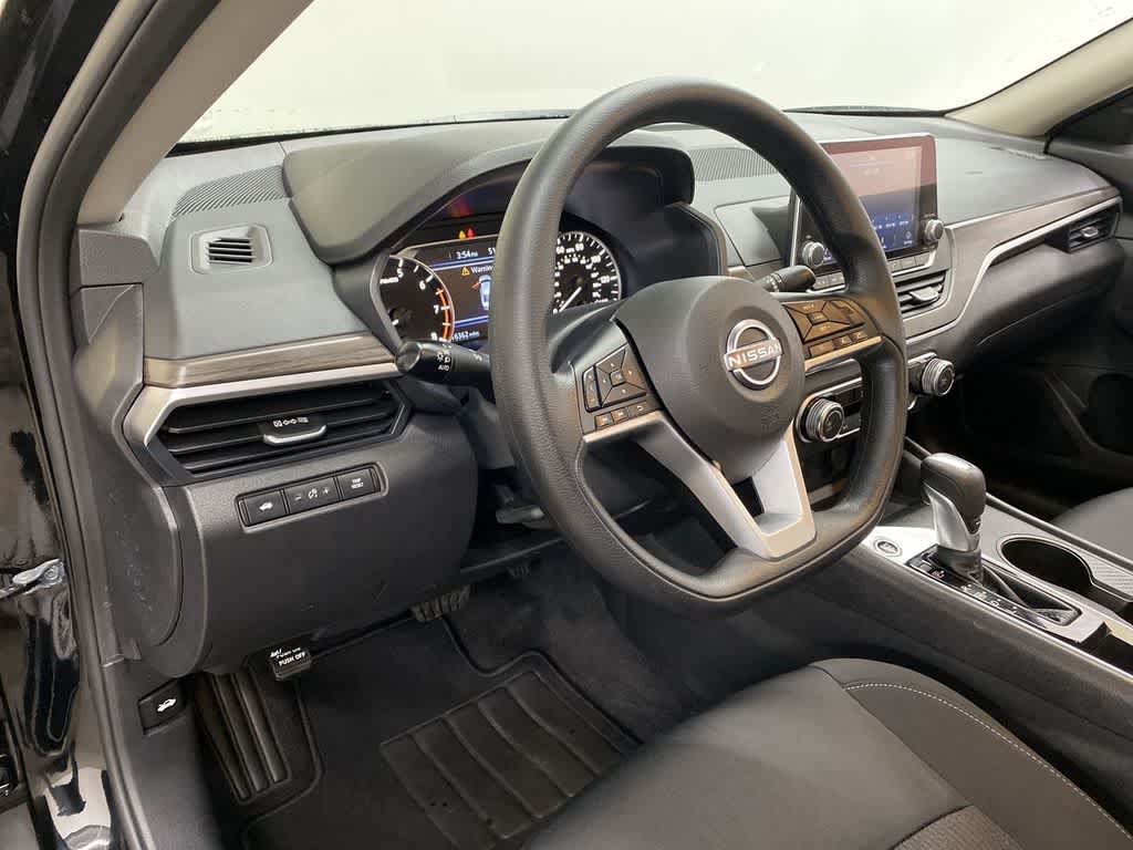 Thumbnail: 2025 Nissan Altima - 2