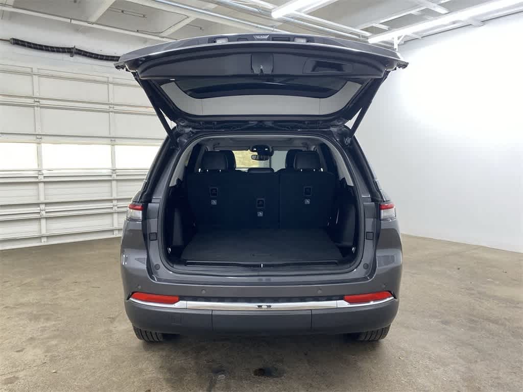 Thumbnail: 2023 Jeep Grand Cherokee - 29