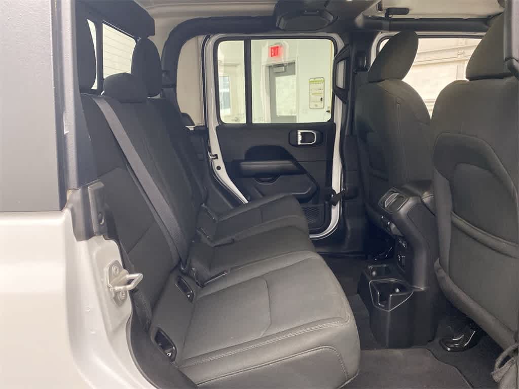 Thumbnail: 2023 Jeep Gladiator - 17