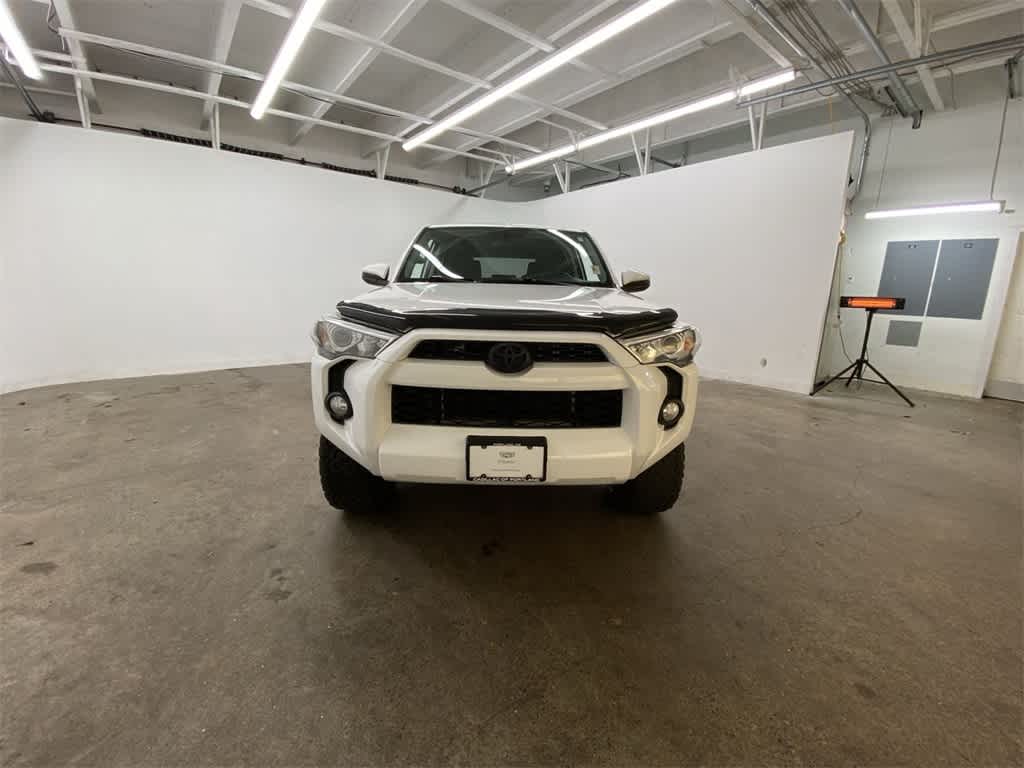 Thumbnail: 2019 Toyota 4Runner - 9