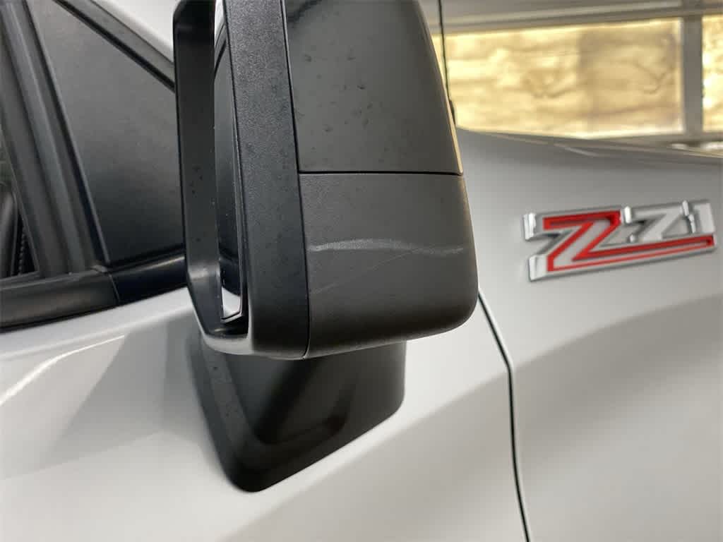 Thumbnail: 2022 Chevrolet Silverado 1500 - 32