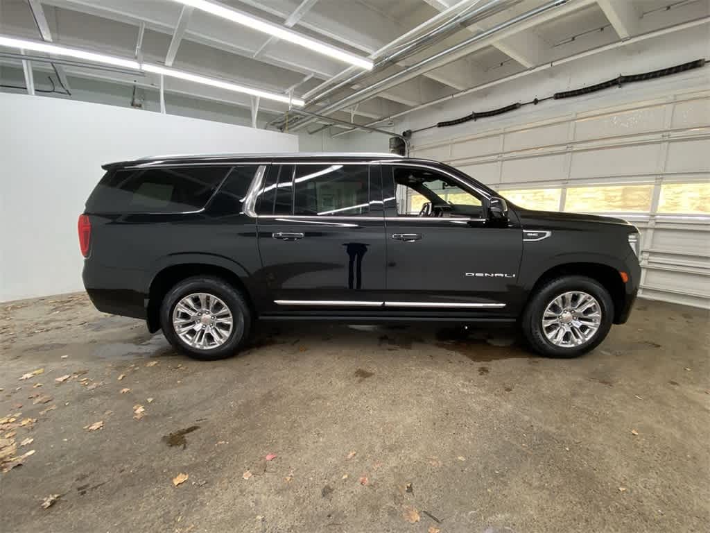 Thumbnail: 2022 GMC Yukon XL - 7