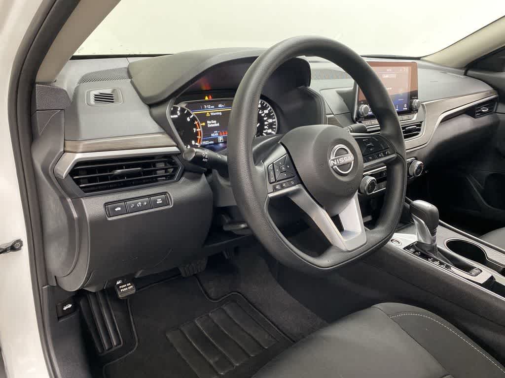 Thumbnail: 2025 Nissan Altima - 2