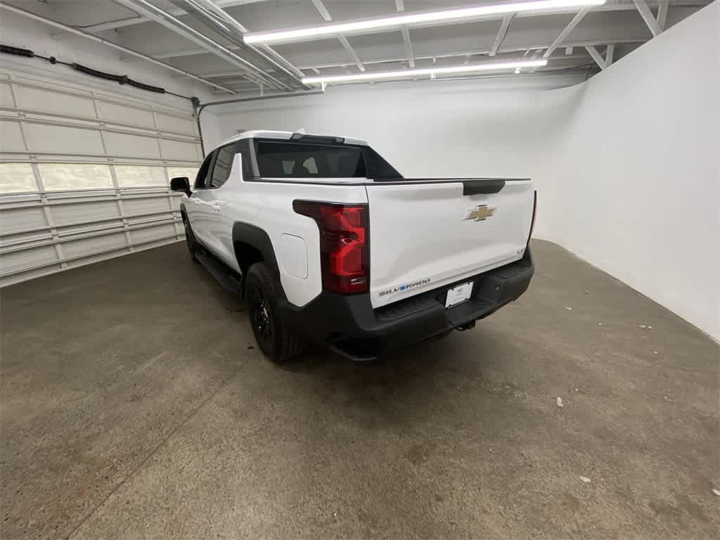 Thumbnail: 2024 Chevrolet Silverado EV - 4
