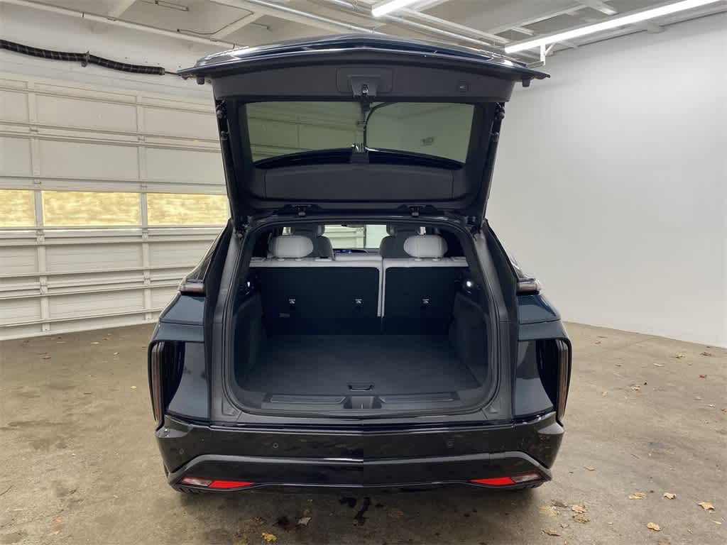 Thumbnail: 2024 Cadillac Lyriq - 29