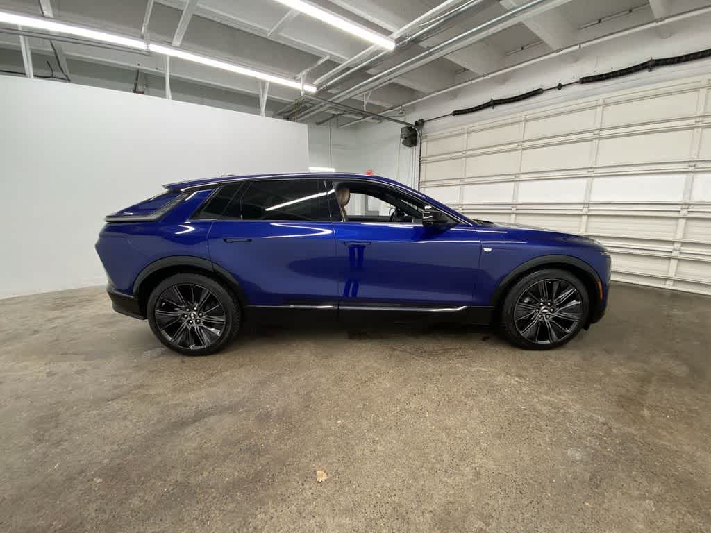 Thumbnail: 2025 Cadillac Lyriq - 7