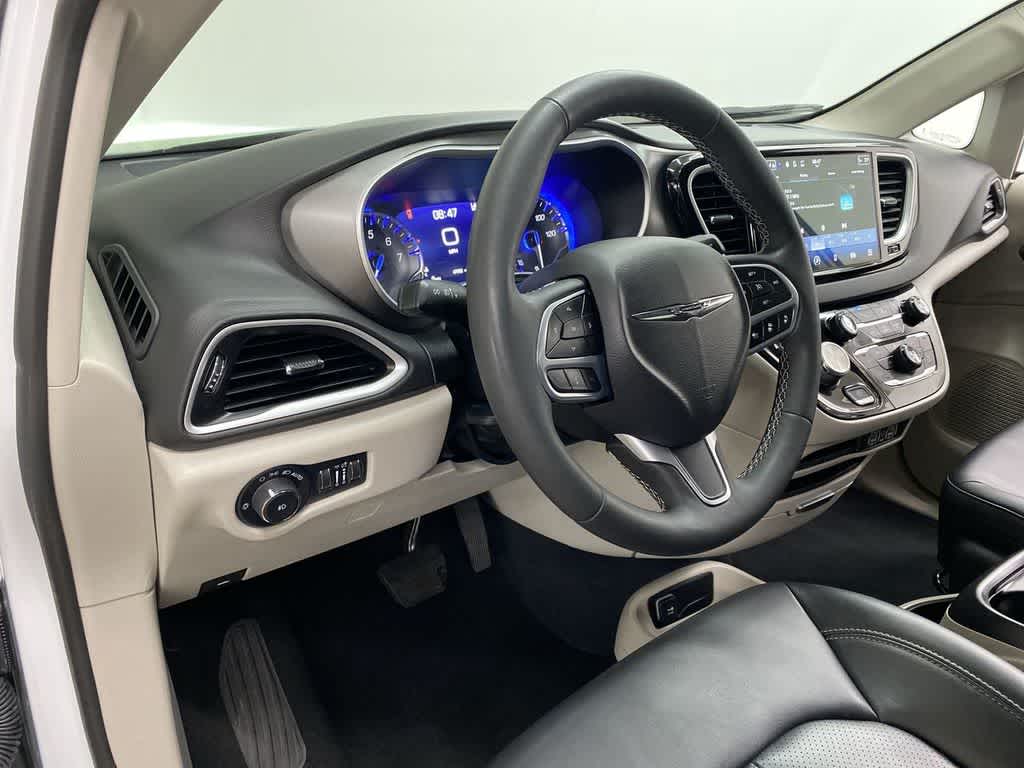 Thumbnail: 2024 Chrysler Pacifica - 2