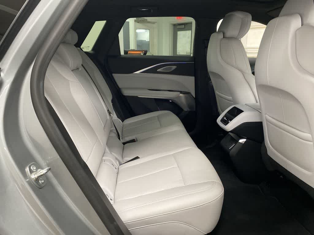 Thumbnail: 2025 Cadillac Lyriq - 18