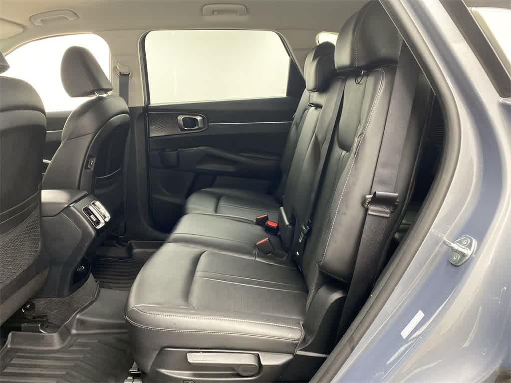 Thumbnail: 2025 Kia Sorento - 17