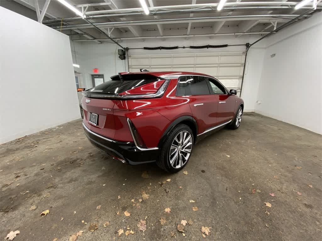 Thumbnail: 2025 Cadillac Lyriq - 6