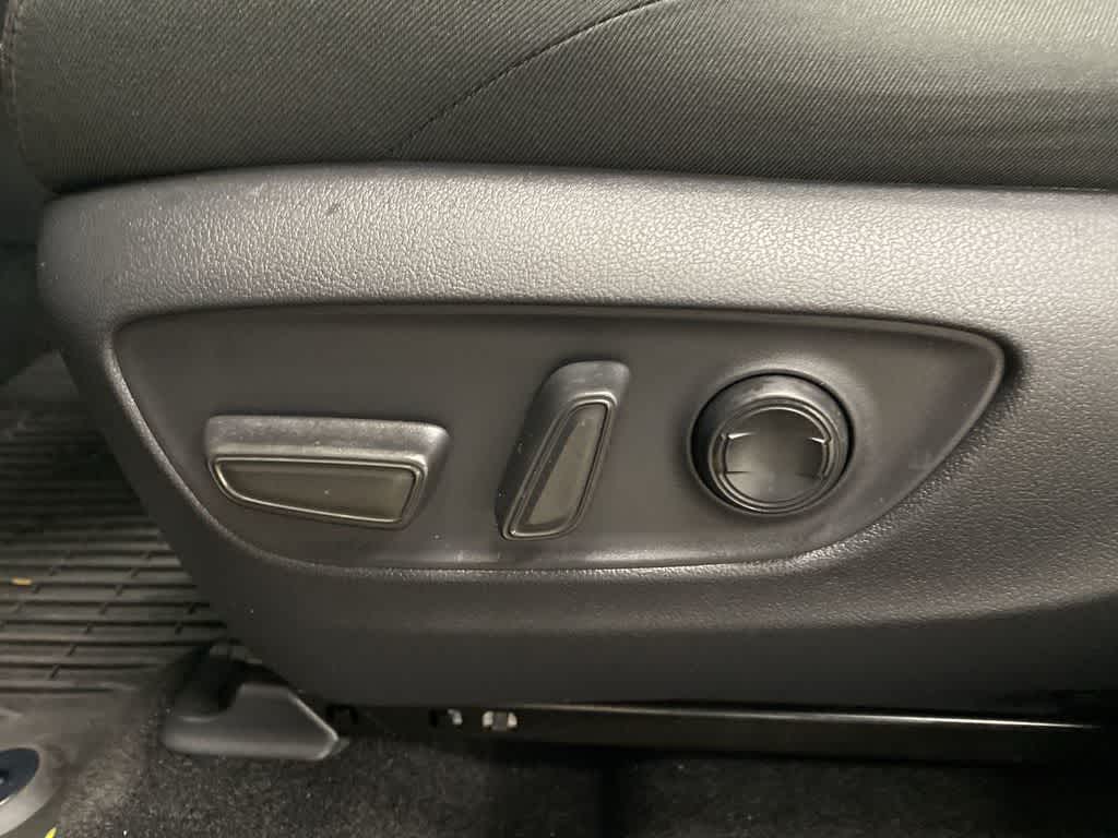 Thumbnail: 2023 Toyota RAV4 - 16