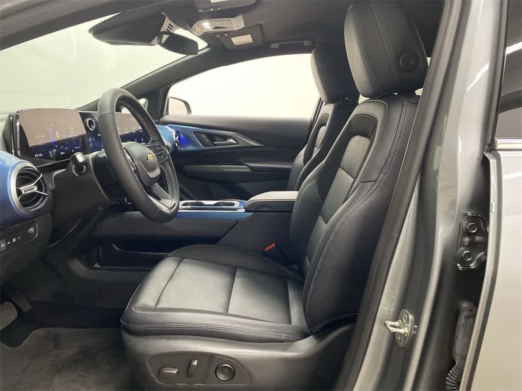 Thumbnail: 2025 Chevrolet Equinox - 13