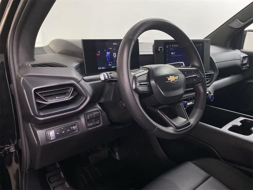 Thumbnail: 2024 Chevrolet Silverado EV - 2