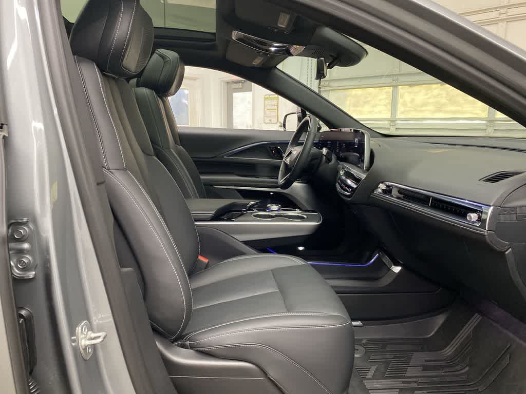 Thumbnail: 2024 Cadillac Lyriq - 19