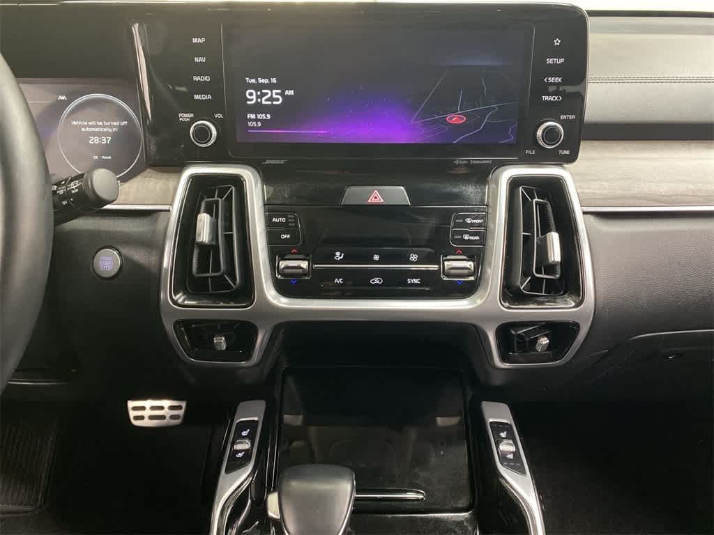 Thumbnail: 2022 Kia Sorento - 25