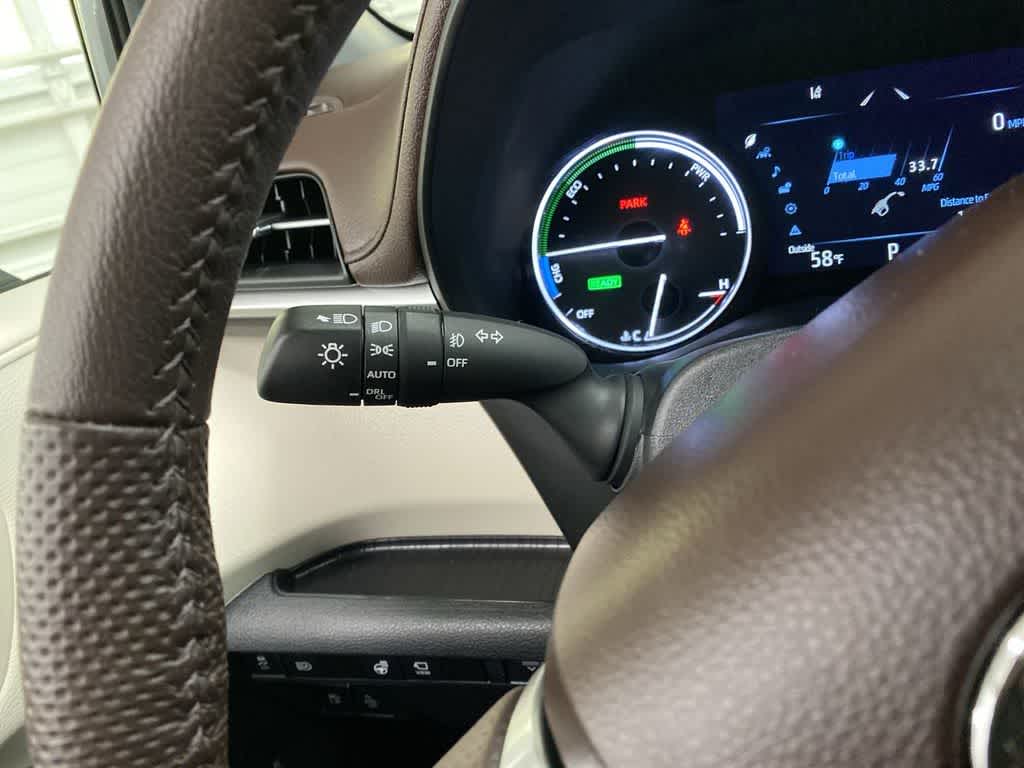 Thumbnail: 2024 Toyota Sienna - 23