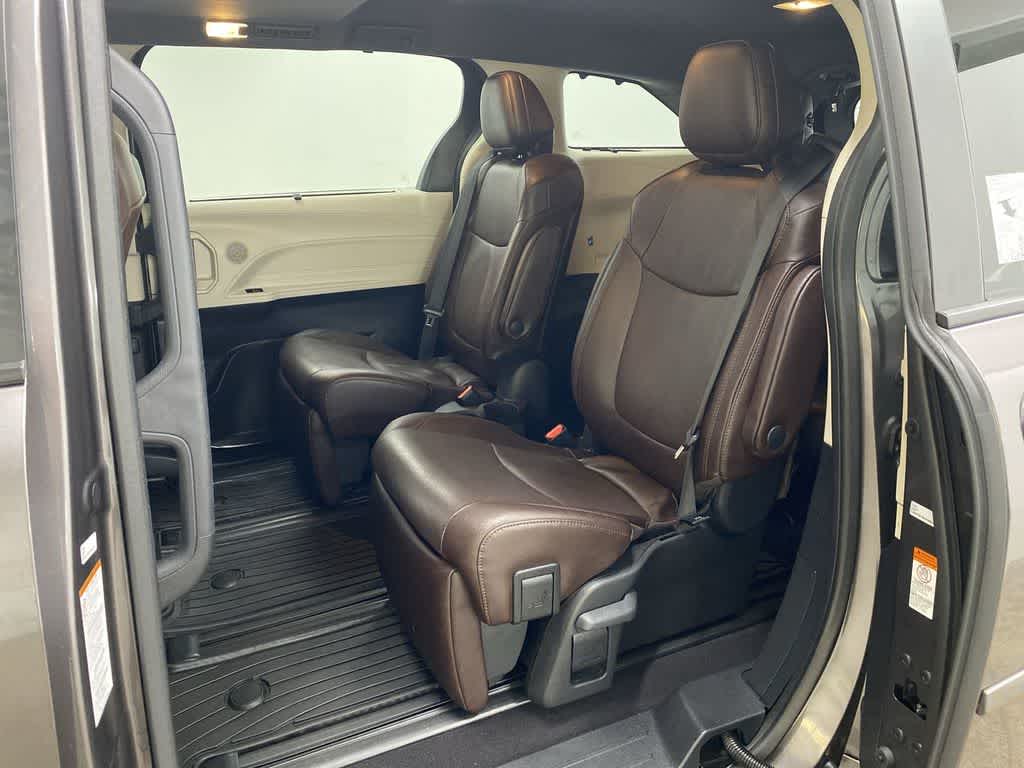 Thumbnail: 2024 Toyota Sienna - 16