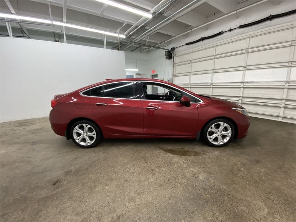 Thumbnail: 2017 Chevrolet Cruze - 7