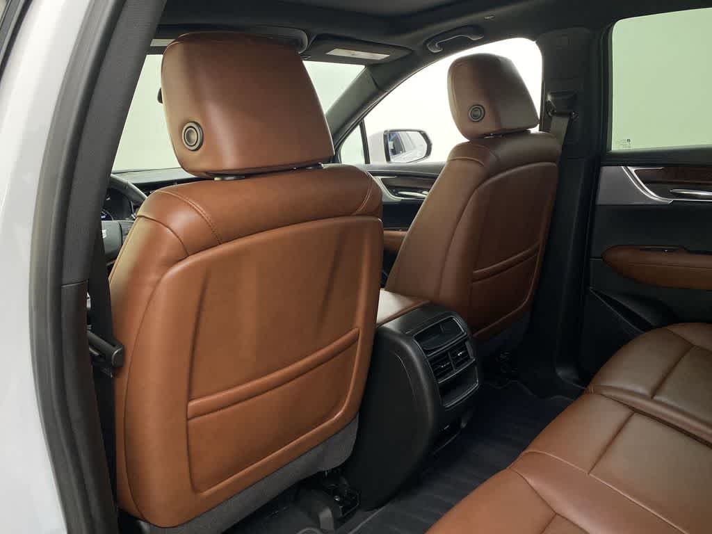 Thumbnail: 2022 Cadillac XT5 - 17