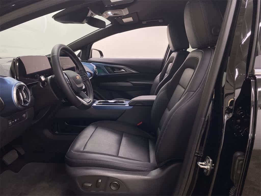 Thumbnail: 2025 Chevrolet Equinox - 13