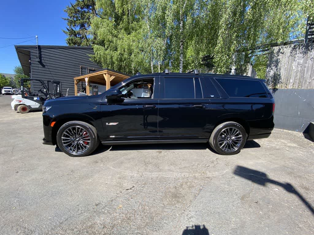 Thumbnail: 2024 Cadillac Escalade - 3