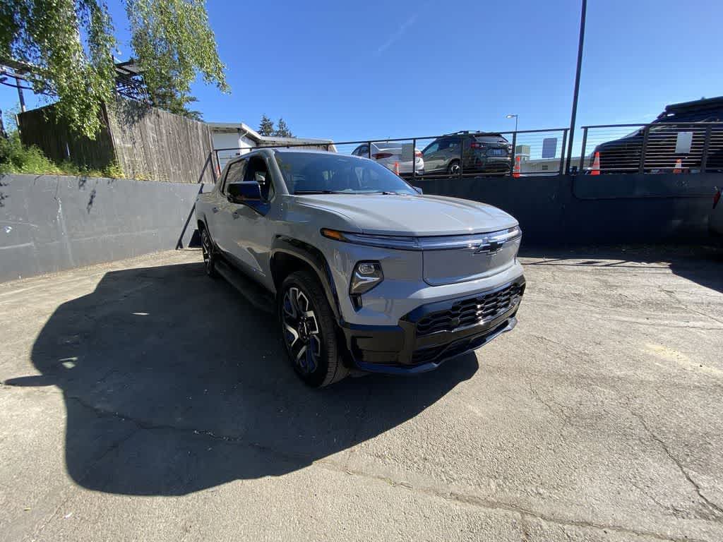 Thumbnail: 2025 Chevrolet Silverado EV - 8