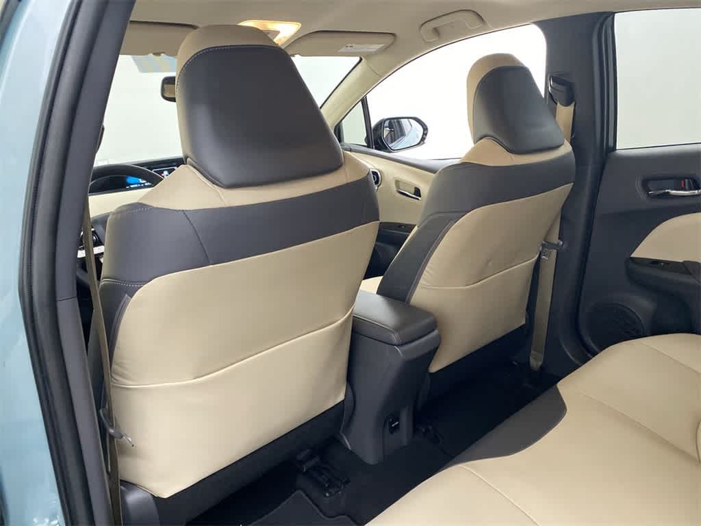 Thumbnail: 2016 Toyota Prius - 17