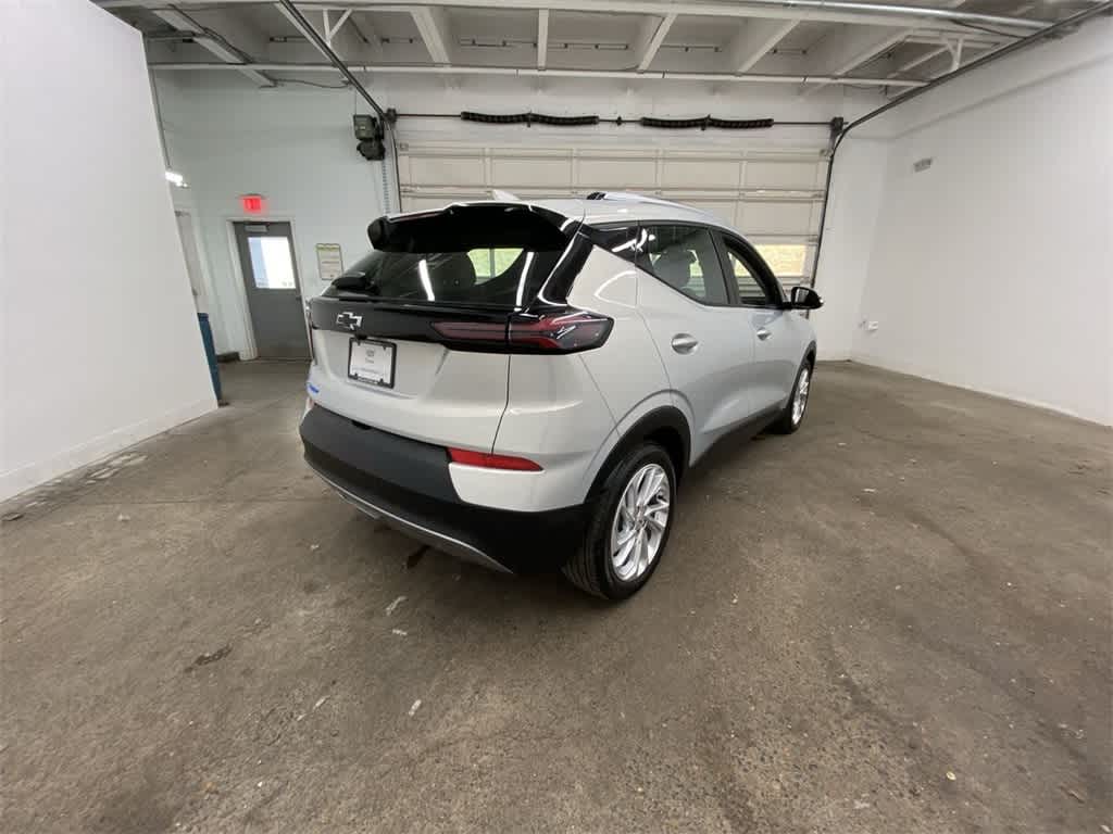 Thumbnail: 2023 Chevrolet Bolt EUV - 6