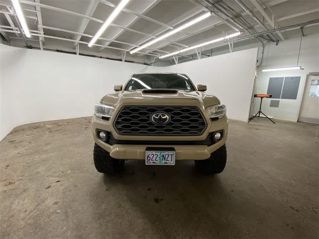 Thumbnail: 2020 Toyota Tacoma - 9